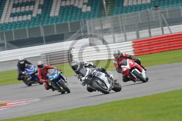 Motorcycle action photographs;Silverstone circuit;Silverstone photographs;Trackday digital images;event digital images;eventdigitalimages;no limits trackday;peter wileman photography;rockingham towcester northamptonshire;trackday;trackday photos