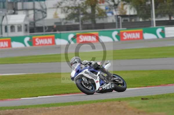 Motorcycle action photographs;Silverstone circuit;Silverstone photographs;Trackday digital images;event digital images;eventdigitalimages;no limits trackday;peter wileman photography;rockingham towcester northamptonshire;trackday;trackday photos