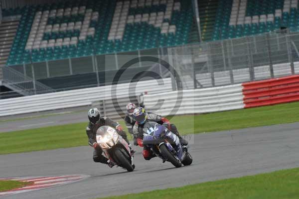 Motorcycle action photographs;Silverstone circuit;Silverstone photographs;Trackday digital images;event digital images;eventdigitalimages;no limits trackday;peter wileman photography;rockingham towcester northamptonshire;trackday;trackday photos