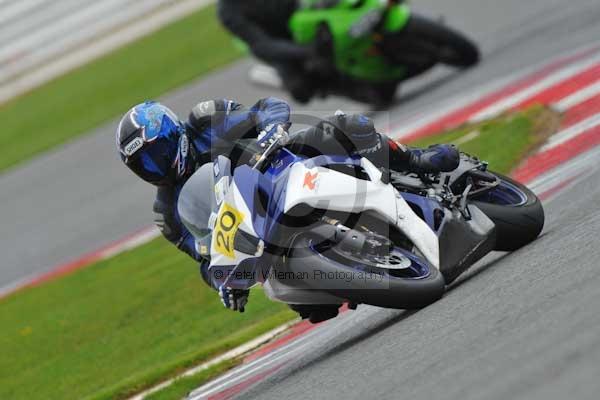 Motorcycle action photographs;Silverstone circuit;Silverstone photographs;Trackday digital images;event digital images;eventdigitalimages;no limits trackday;peter wileman photography;rockingham towcester northamptonshire;trackday;trackday photos