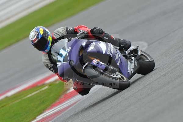 Motorcycle action photographs;Silverstone circuit;Silverstone photographs;Trackday digital images;event digital images;eventdigitalimages;no limits trackday;peter wileman photography;rockingham towcester northamptonshire;trackday;trackday photos