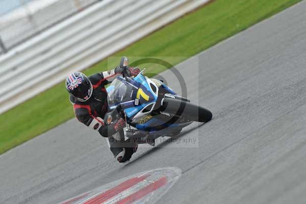 Motorcycle action photographs;Silverstone circuit;Silverstone photographs;Trackday digital images;event digital images;eventdigitalimages;no limits trackday;peter wileman photography;rockingham towcester northamptonshire;trackday;trackday photos