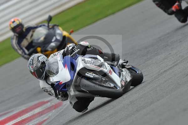Motorcycle action photographs;Silverstone circuit;Silverstone photographs;Trackday digital images;event digital images;eventdigitalimages;no limits trackday;peter wileman photography;rockingham towcester northamptonshire;trackday;trackday photos