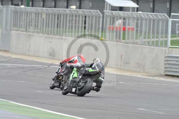 Motorcycle action photographs;Silverstone circuit;Silverstone photographs;Trackday digital images;event digital images;eventdigitalimages;no limits trackday;peter wileman photography;rockingham towcester northamptonshire;trackday;trackday photos