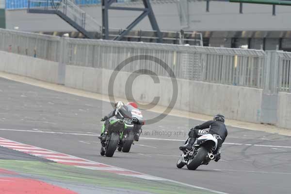Motorcycle action photographs;Silverstone circuit;Silverstone photographs;Trackday digital images;event digital images;eventdigitalimages;no limits trackday;peter wileman photography;rockingham towcester northamptonshire;trackday;trackday photos