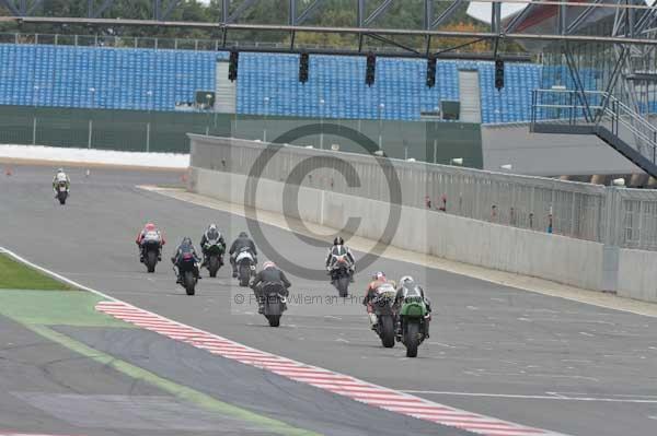 Motorcycle action photographs;Silverstone circuit;Silverstone photographs;Trackday digital images;event digital images;eventdigitalimages;no limits trackday;peter wileman photography;rockingham towcester northamptonshire;trackday;trackday photos
