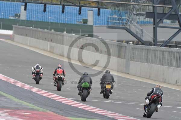 Motorcycle action photographs;Silverstone circuit;Silverstone photographs;Trackday digital images;event digital images;eventdigitalimages;no limits trackday;peter wileman photography;rockingham towcester northamptonshire;trackday;trackday photos
