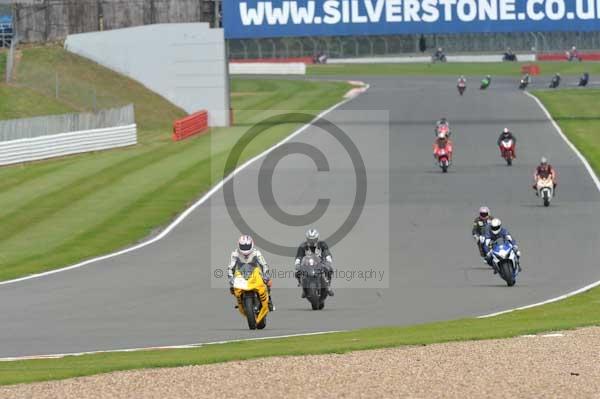 Motorcycle action photographs;Silverstone circuit;Silverstone photographs;Trackday digital images;event digital images;eventdigitalimages;no limits trackday;peter wileman photography;rockingham towcester northamptonshire;trackday;trackday photos
