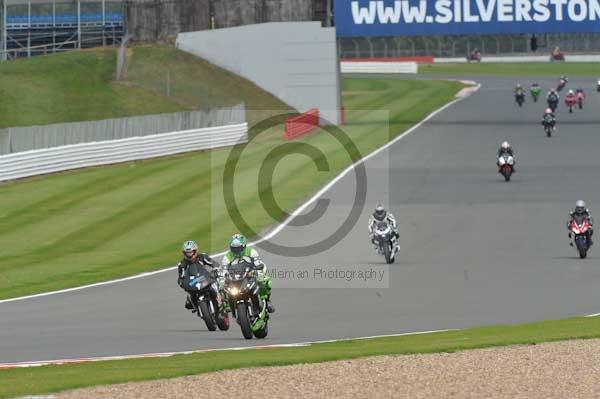 Motorcycle action photographs;Silverstone circuit;Silverstone photographs;Trackday digital images;event digital images;eventdigitalimages;no limits trackday;peter wileman photography;rockingham towcester northamptonshire;trackday;trackday photos