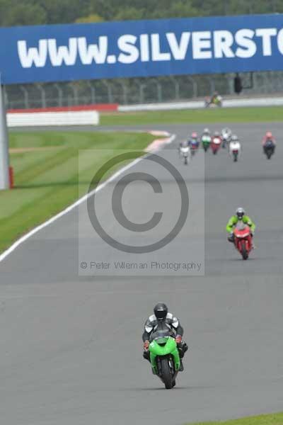 Motorcycle action photographs;Silverstone circuit;Silverstone photographs;Trackday digital images;event digital images;eventdigitalimages;no limits trackday;peter wileman photography;rockingham towcester northamptonshire;trackday;trackday photos