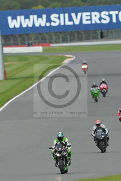 Motorcycle action photographs;Silverstone circuit;Silverstone photographs;Trackday digital images;event digital images;eventdigitalimages;no limits trackday;peter wileman photography;rockingham towcester northamptonshire;trackday;trackday photos