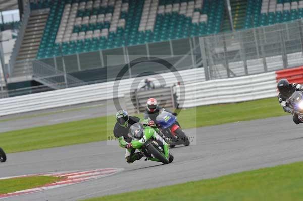Motorcycle action photographs;Silverstone circuit;Silverstone photographs;Trackday digital images;event digital images;eventdigitalimages;no limits trackday;peter wileman photography;rockingham towcester northamptonshire;trackday;trackday photos