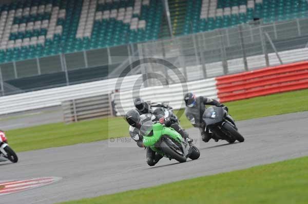 Motorcycle action photographs;Silverstone circuit;Silverstone photographs;Trackday digital images;event digital images;eventdigitalimages;no limits trackday;peter wileman photography;rockingham towcester northamptonshire;trackday;trackday photos