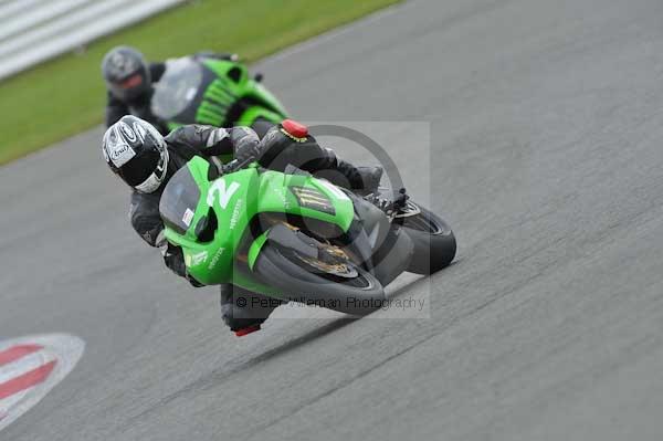 Motorcycle action photographs;Silverstone circuit;Silverstone photographs;Trackday digital images;event digital images;eventdigitalimages;no limits trackday;peter wileman photography;rockingham towcester northamptonshire;trackday;trackday photos