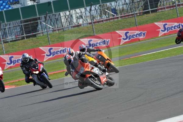 Motorcycle action photographs;Silverstone circuit;Silverstone photographs;Trackday digital images;event digital images;eventdigitalimages;no limits trackday;peter wileman photography;rockingham towcester northamptonshire;trackday;trackday photos