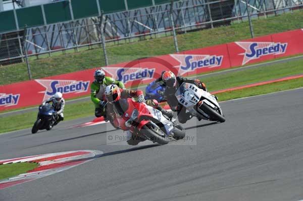 Motorcycle action photographs;Silverstone circuit;Silverstone photographs;Trackday digital images;event digital images;eventdigitalimages;no limits trackday;peter wileman photography;rockingham towcester northamptonshire;trackday;trackday photos
