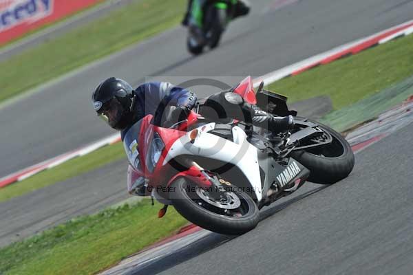 Motorcycle action photographs;Silverstone circuit;Silverstone photographs;Trackday digital images;event digital images;eventdigitalimages;no limits trackday;peter wileman photography;rockingham towcester northamptonshire;trackday;trackday photos