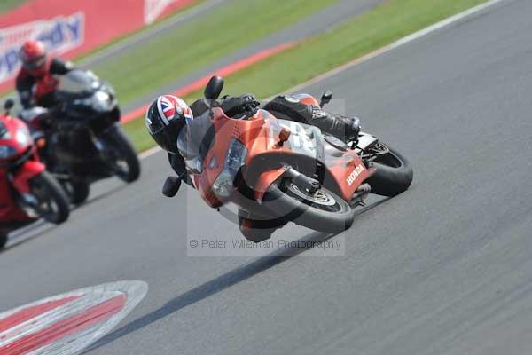 Motorcycle action photographs;Silverstone circuit;Silverstone photographs;Trackday digital images;event digital images;eventdigitalimages;no limits trackday;peter wileman photography;rockingham towcester northamptonshire;trackday;trackday photos