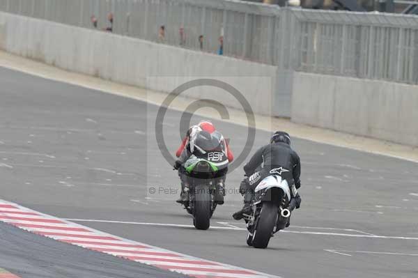 Motorcycle action photographs;Silverstone circuit;Silverstone photographs;Trackday digital images;event digital images;eventdigitalimages;no limits trackday;peter wileman photography;rockingham towcester northamptonshire;trackday;trackday photos