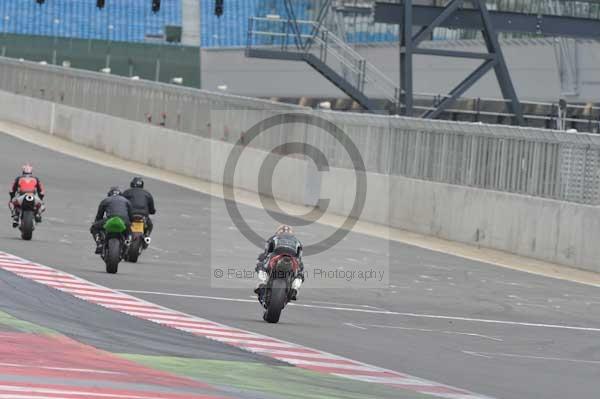 Motorcycle action photographs;Silverstone circuit;Silverstone photographs;Trackday digital images;event digital images;eventdigitalimages;no limits trackday;peter wileman photography;rockingham towcester northamptonshire;trackday;trackday photos