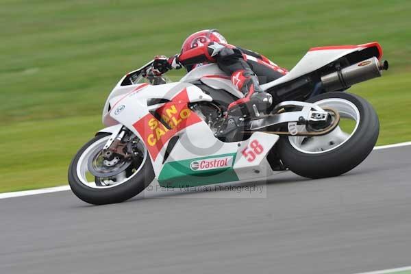 Motorcycle action photographs;Silverstone circuit;Silverstone photographs;Trackday digital images;event digital images;eventdigitalimages;no limits trackday;peter wileman photography;rockingham towcester northamptonshire;trackday;trackday photos