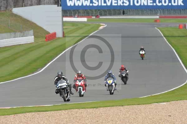 Motorcycle action photographs;Silverstone circuit;Silverstone photographs;Trackday digital images;event digital images;eventdigitalimages;no limits trackday;peter wileman photography;rockingham towcester northamptonshire;trackday;trackday photos