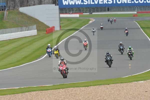 Motorcycle action photographs;Silverstone circuit;Silverstone photographs;Trackday digital images;event digital images;eventdigitalimages;no limits trackday;peter wileman photography;rockingham towcester northamptonshire;trackday;trackday photos