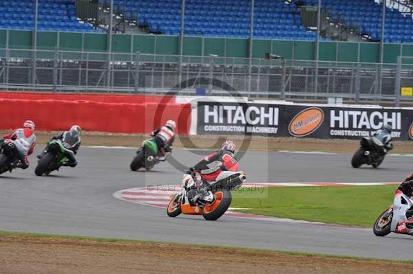 Motorcycle action photographs;Silverstone circuit;Silverstone photographs;Trackday digital images;event digital images;eventdigitalimages;no limits trackday;peter wileman photography;rockingham towcester northamptonshire;trackday;trackday photos