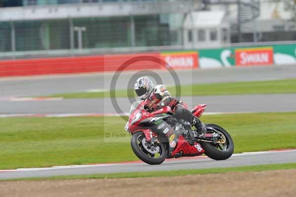 Motorcycle action photographs;Silverstone circuit;Silverstone photographs;Trackday digital images;event digital images;eventdigitalimages;no limits trackday;peter wileman photography;rockingham towcester northamptonshire;trackday;trackday photos