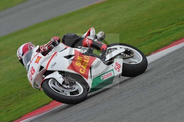 Motorcycle action photographs;Silverstone circuit;Silverstone photographs;Trackday digital images;event digital images;eventdigitalimages;no limits trackday;peter wileman photography;rockingham towcester northamptonshire;trackday;trackday photos