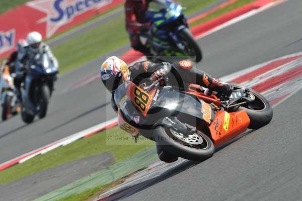 Motorcycle action photographs;Silverstone circuit;Silverstone photographs;Trackday digital images;event digital images;eventdigitalimages;no limits trackday;peter wileman photography;rockingham towcester northamptonshire;trackday;trackday photos
