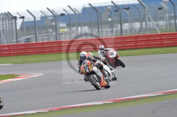Motorcycle action photographs;Silverstone circuit;Silverstone photographs;Trackday digital images;event digital images;eventdigitalimages;no limits trackday;peter wileman photography;rockingham towcester northamptonshire;trackday;trackday photos