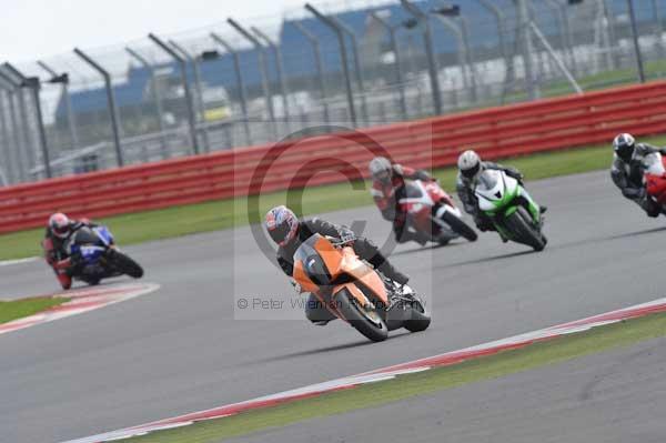 Motorcycle action photographs;Silverstone circuit;Silverstone photographs;Trackday digital images;event digital images;eventdigitalimages;no limits trackday;peter wileman photography;rockingham towcester northamptonshire;trackday;trackday photos