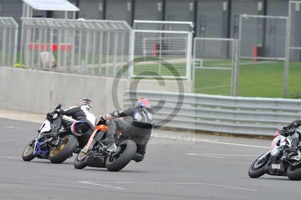 Motorcycle action photographs;Silverstone circuit;Silverstone photographs;Trackday digital images;event digital images;eventdigitalimages;no limits trackday;peter wileman photography;rockingham towcester northamptonshire;trackday;trackday photos