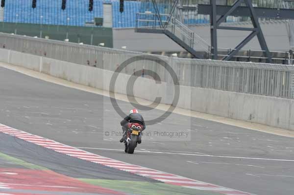 Motorcycle action photographs;Silverstone circuit;Silverstone photographs;Trackday digital images;event digital images;eventdigitalimages;no limits trackday;peter wileman photography;rockingham towcester northamptonshire;trackday;trackday photos