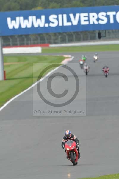 Motorcycle action photographs;Silverstone circuit;Silverstone photographs;Trackday digital images;event digital images;eventdigitalimages;no limits trackday;peter wileman photography;rockingham towcester northamptonshire;trackday;trackday photos