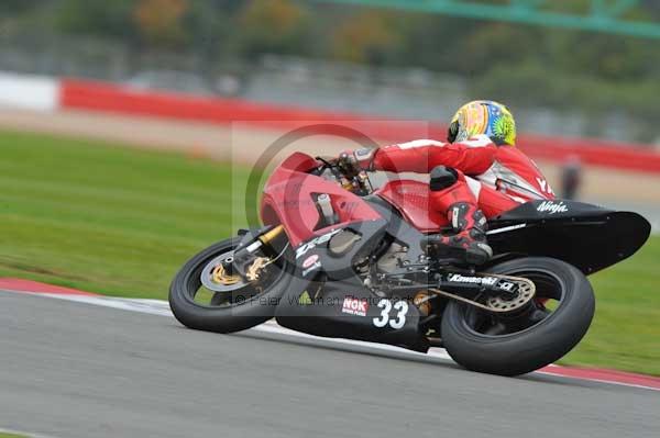 Motorcycle action photographs;Silverstone circuit;Silverstone photographs;Trackday digital images;event digital images;eventdigitalimages;no limits trackday;peter wileman photography;rockingham towcester northamptonshire;trackday;trackday photos