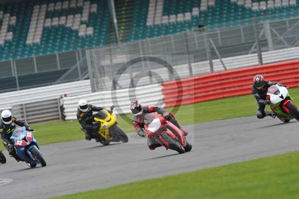 Motorcycle action photographs;Silverstone circuit;Silverstone photographs;Trackday digital images;event digital images;eventdigitalimages;no limits trackday;peter wileman photography;rockingham towcester northamptonshire;trackday;trackday photos