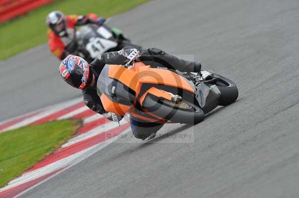 Motorcycle action photographs;Silverstone circuit;Silverstone photographs;Trackday digital images;event digital images;eventdigitalimages;no limits trackday;peter wileman photography;rockingham towcester northamptonshire;trackday;trackday photos