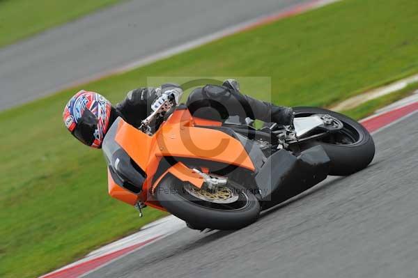 Motorcycle action photographs;Silverstone circuit;Silverstone photographs;Trackday digital images;event digital images;eventdigitalimages;no limits trackday;peter wileman photography;rockingham towcester northamptonshire;trackday;trackday photos