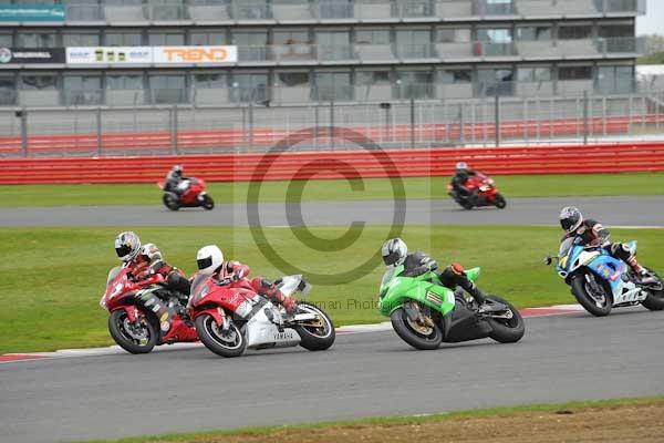 Motorcycle action photographs;Silverstone circuit;Silverstone photographs;Trackday digital images;event digital images;eventdigitalimages;no limits trackday;peter wileman photography;rockingham towcester northamptonshire;trackday;trackday photos