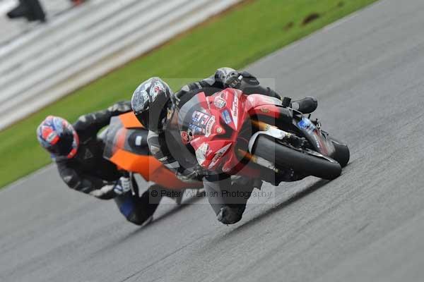 Motorcycle action photographs;Silverstone circuit;Silverstone photographs;Trackday digital images;event digital images;eventdigitalimages;no limits trackday;peter wileman photography;rockingham towcester northamptonshire;trackday;trackday photos