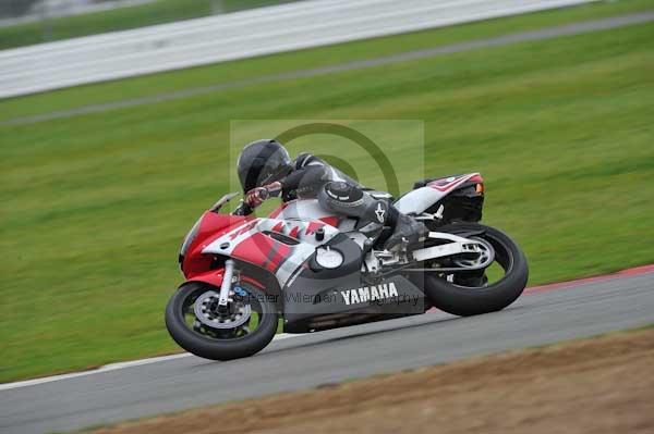 Motorcycle action photographs;Silverstone circuit;Silverstone photographs;Trackday digital images;event digital images;eventdigitalimages;no limits trackday;peter wileman photography;rockingham towcester northamptonshire;trackday;trackday photos