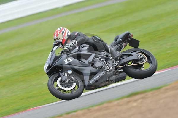 Motorcycle action photographs;Silverstone circuit;Silverstone photographs;Trackday digital images;event digital images;eventdigitalimages;no limits trackday;peter wileman photography;rockingham towcester northamptonshire;trackday;trackday photos