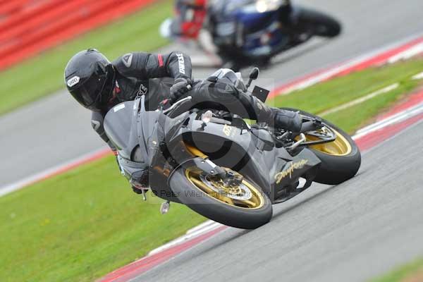 Motorcycle action photographs;Silverstone circuit;Silverstone photographs;Trackday digital images;event digital images;eventdigitalimages;no limits trackday;peter wileman photography;rockingham towcester northamptonshire;trackday;trackday photos