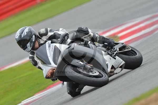 Motorcycle action photographs;Silverstone circuit;Silverstone photographs;Trackday digital images;event digital images;eventdigitalimages;no limits trackday;peter wileman photography;rockingham towcester northamptonshire;trackday;trackday photos