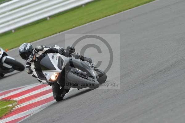 Motorcycle action photographs;Silverstone circuit;Silverstone photographs;Trackday digital images;event digital images;eventdigitalimages;no limits trackday;peter wileman photography;rockingham towcester northamptonshire;trackday;trackday photos