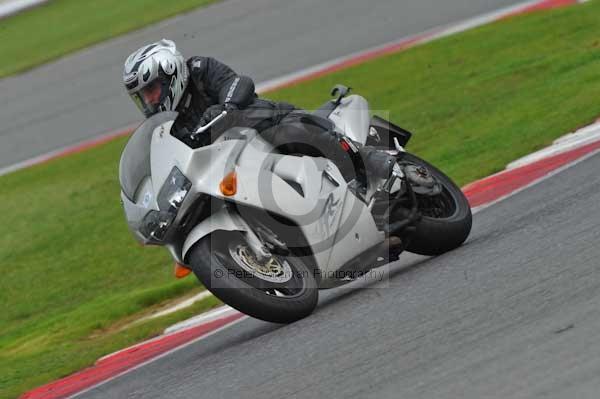 Motorcycle action photographs;Silverstone circuit;Silverstone photographs;Trackday digital images;event digital images;eventdigitalimages;no limits trackday;peter wileman photography;rockingham towcester northamptonshire;trackday;trackday photos