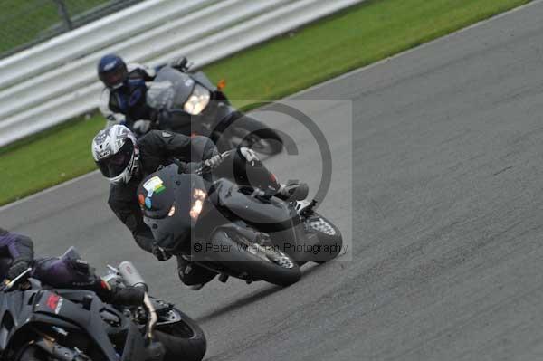 Motorcycle action photographs;Silverstone circuit;Silverstone photographs;Trackday digital images;event digital images;eventdigitalimages;no limits trackday;peter wileman photography;rockingham towcester northamptonshire;trackday;trackday photos