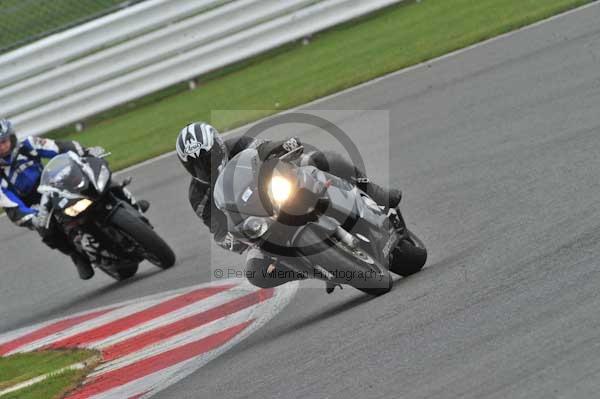 Motorcycle action photographs;Silverstone circuit;Silverstone photographs;Trackday digital images;event digital images;eventdigitalimages;no limits trackday;peter wileman photography;rockingham towcester northamptonshire;trackday;trackday photos
